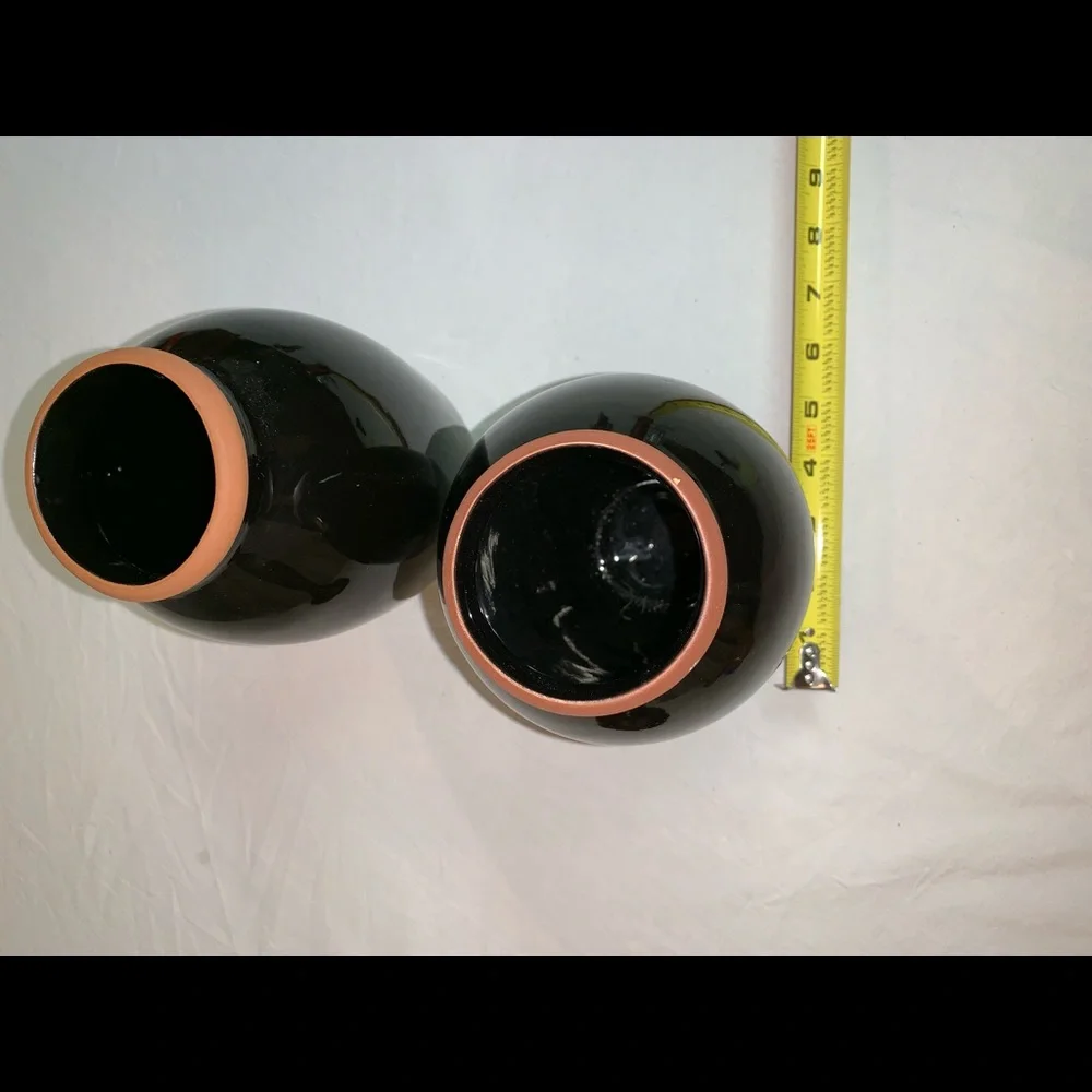 Set of 2 vases